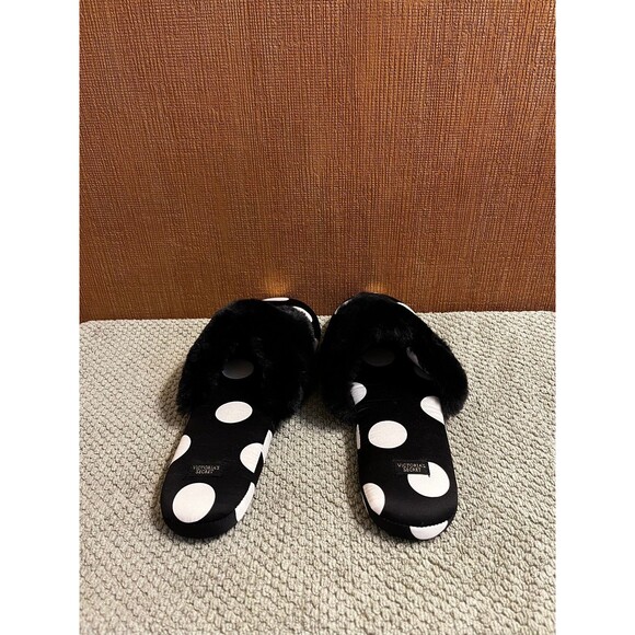 Victoria's Secret Polka-dot Furry Slippers Black White Size Large NWOB - Picture 4 of 5